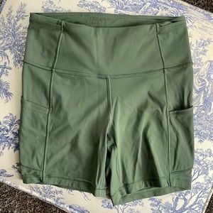 Lululemon size 6 green bike shorts